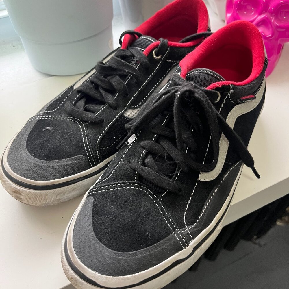 Vans UltraCush Lite Pro – Men’s Size 9 – Lightweight & Comfortable